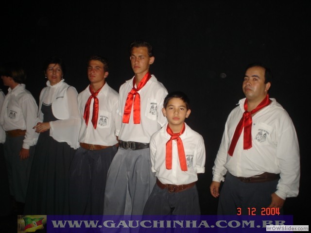 03-12-04 Amigos do Pampa - Formatura (61)