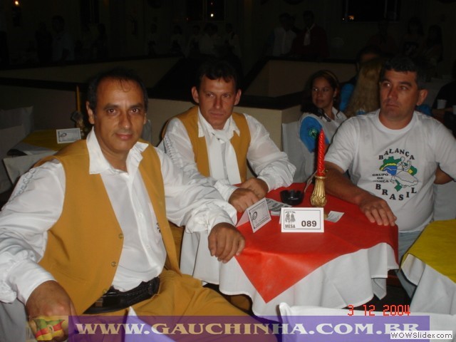 03-12-04 Amigos do Pampa - Formatura (67)