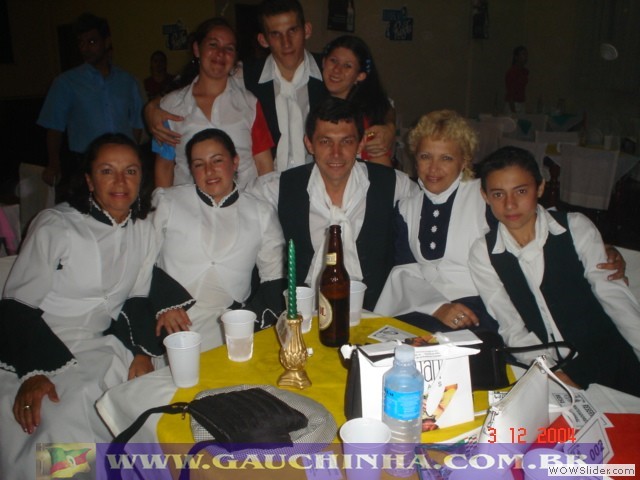 03-12-04 Amigos do Pampa - Formatura (90)