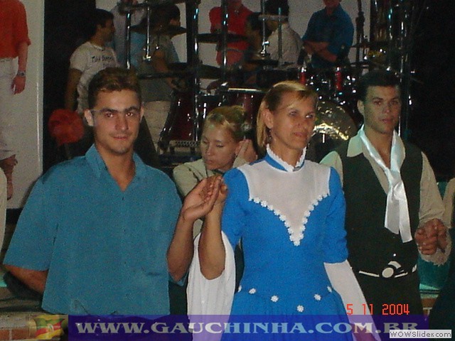 05-11-2004 - Criados em Galpão - Formatura (41)